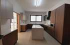 5 Bed Townhouse with En Suite in Lavington - 4