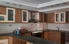 5 Bed Townhouse with En Suite at Lavington - 12