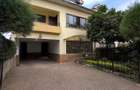5 Bed Townhouse with En Suite in Lavington - 3