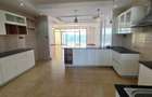 3 Bed Apartment with En Suite at Othaya Road - 5