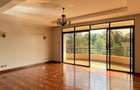 4 Bed Apartment with En Suite in Riverside - 7