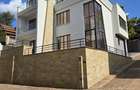 5 Bed Villa with En Suite at Apple Cross - 2
