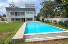 5 Bed House with En Suite in Runda - 11