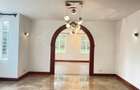 5 Bed Villa with En Suite in Rosslyn - 14