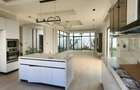 5 Bed Townhouse with En Suite at Lavington - 7