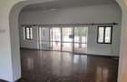 4 Bed Villa with En Suite at Links Road - 15