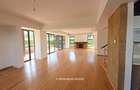 4 Bed House with Garden in Garden Estate - 11