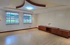 5 Bed House with En Suite in Runda - 14