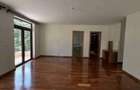 5 Bed Townhouse with En Suite in Lavington - 9