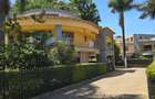 5 Bed Townhouse with En Suite at Lavington Green - 1