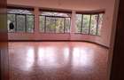 6 Bed Villa with En Suite in Nyari - 16