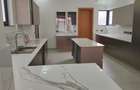 5 Bed Townhouse with En Suite in Lavington - 3