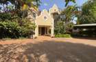 5 Bed Townhouse with En Suite in Runda - 1
