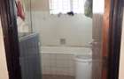4 Bed House with En Suite in Lavington - 14