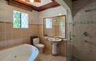 5 Bed House with En Suite in Runda - 10