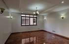 4 Bed Apartment with En Suite at Riverside Drive - 9