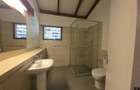 4 Bed House with En Suite in Lake View - 5
