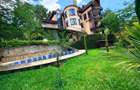 10 Bed House with En Suite in Nyari - 1