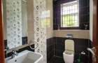 5 Bed House with En Suite at Hardy Area - 15