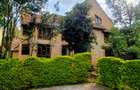5 Bed Townhouse with Garden at Near The Hub - 2