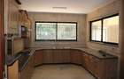 4 Bed Villa with En Suite in Westlands Area - 9
