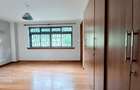 5 Bed House with En Suite in Spring Valley - 14
