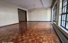 4 Bed Townhouse with En Suite at Off Brookside Grove - 14
