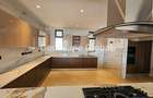 3 Bed Apartment with En Suite in Riverside - 9