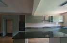 5 Bed House with En Suite in Runda - 13