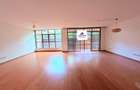 3 Bed Apartment with En Suite in Parklands - 11