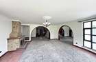 5 Bed House with En Suite at Windsor - 17