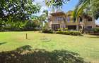 5 Bed Townhouse with En Suite at Old Runda - 4