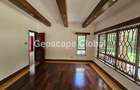 5 Bed House with En Suite in Runda - 12