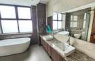 4 Bed Apartment with En Suite in Riverside - 11