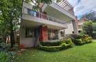 5 Bed Townhouse with En Suite in Lavington - 1