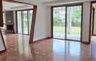 6 Bed House with En Suite at Lavington Green - 7