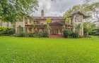 5 Bed Townhouse with En Suite in Rosslyn - 1