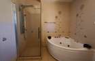 5 Bed House with En Suite in Runda - 16