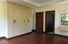 5 Bed Townhouse with En Suite in Spring Valley - 14