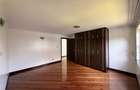 5 Bed House with En Suite in Runda - 14