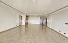 4 Bed Apartment with En Suite in Spring Valley - 15