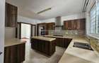 5 Bed Townhouse with En Suite in Lavington - 12