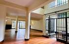 5 Bed Villa with En Suite in Lavington - 10