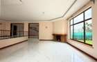 4 Bed Townhouse with En Suite in Nyari - 14