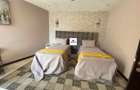 3 Bed Apartment with En Suite in Riverside - 8