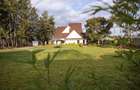 6 Bed House with En Suite at Hillcrest Dr - 12