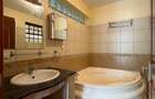 Serviced 3 Bed Apartment with En Suite at Mbaazi Avenue - 10