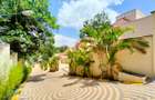 4 Bed Villa with En Suite in Kyuna - 10