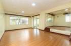 5 Bed Townhouse with En Suite at Ring Road - 5
