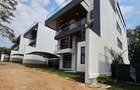 6 Bed Townhouse with En Suite in Lavington - 1